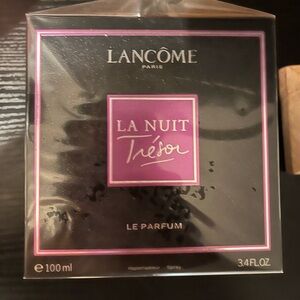 Lancome La Nuit Trésor Perfume - Black and Pink
